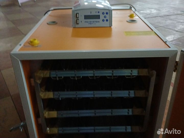 Инкубатор mg200/300