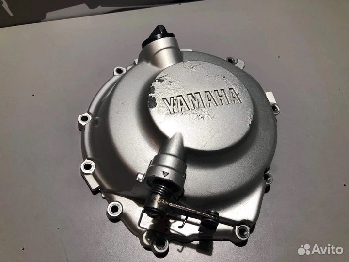 Правая крышка (сцепления) Yamaha YZF-R6 2001г