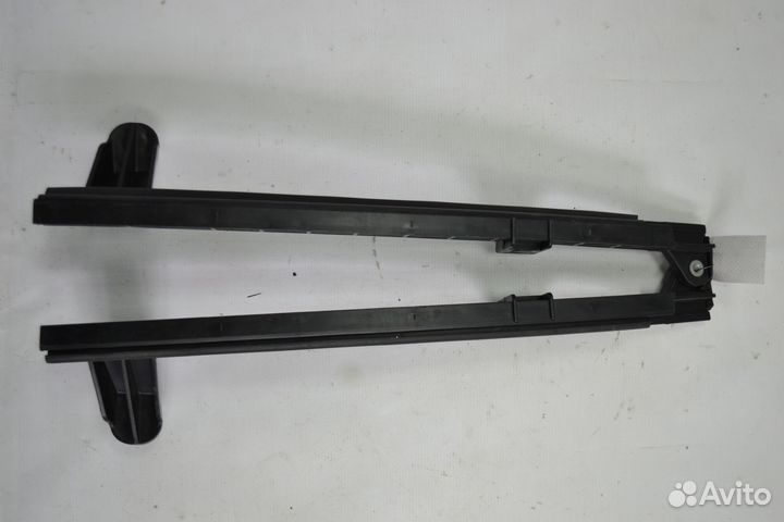 Направляющая стекла двери Kia Ceed ED