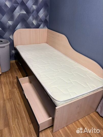 Кровать с матрасом 80 на 190