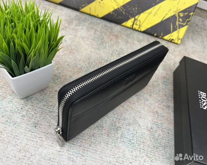 Кожаный кошелёк клатч Hugo Boss