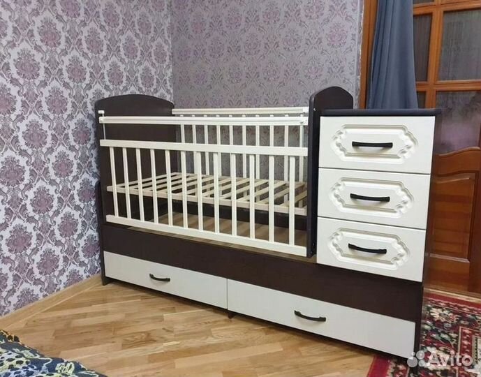 Детская кроватка 3 в 1 с комодом