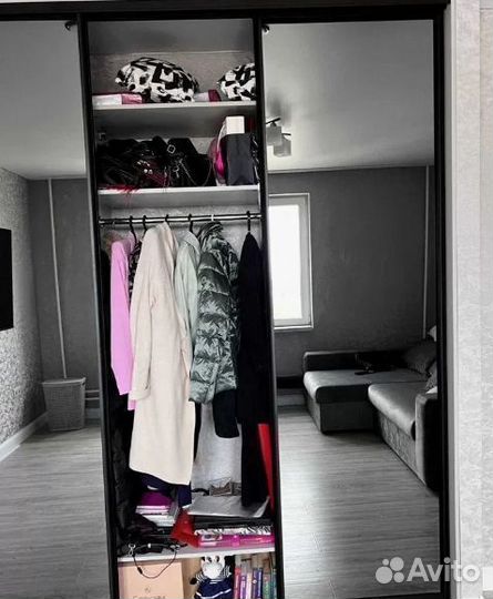 Шкаф купе с зеркалом