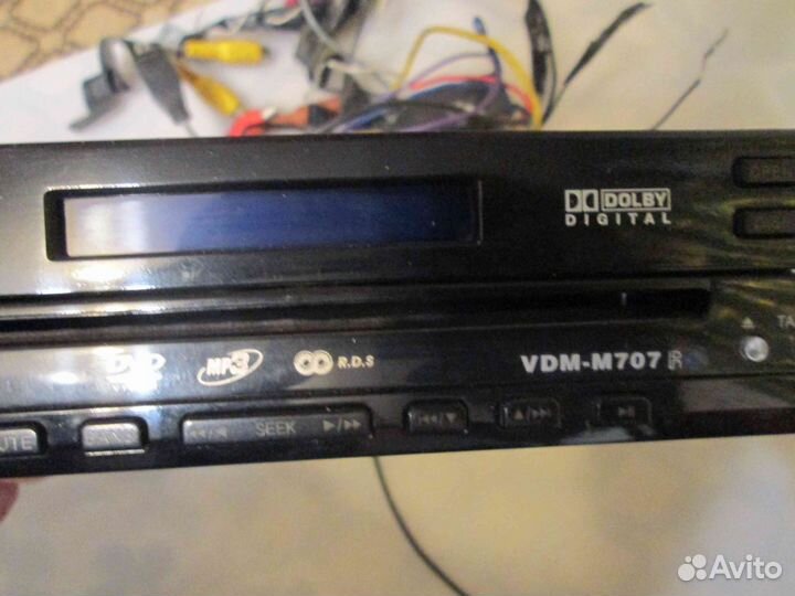 Velas VDM-M707 автомагнитола с выдвигающим монитор