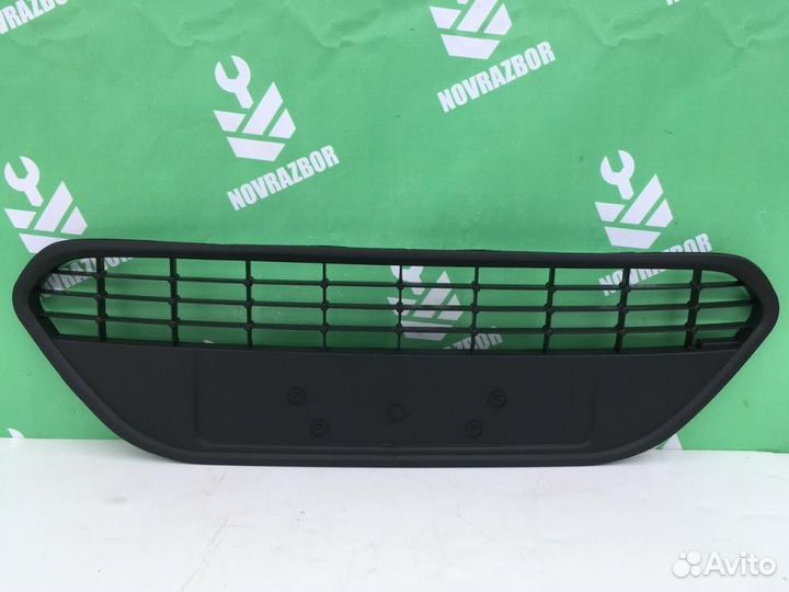 Решетка в бампер центральная Форд Фокус 2 08-11