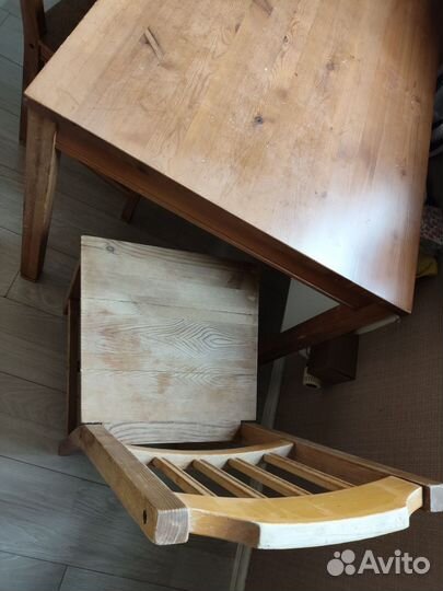 Стол кухонный и 3 стула