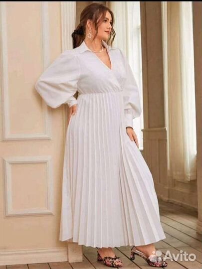 Платье с плиссированной юбкой