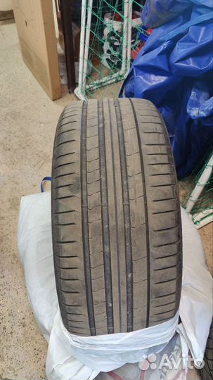 Pirelli P Zero 275/35 R22 104Y