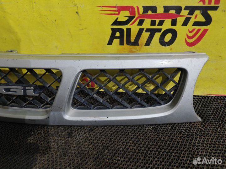 Решетка радиатора Toyota Starlet EP81