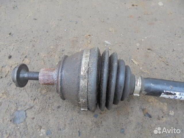 Полуось передняя R Audi A6 C6 4F0407272J