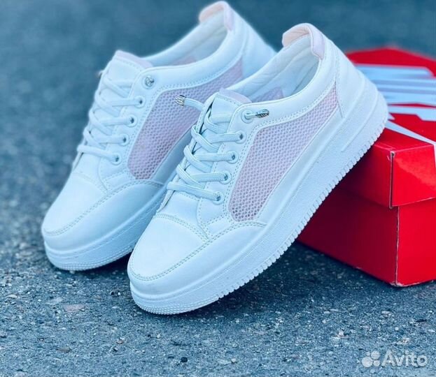 Женские белые с розовым кеды 39,40