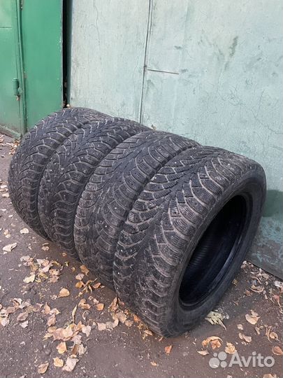 Nokian Tyres Hakkapeliitta 4 215/60 R16 95M