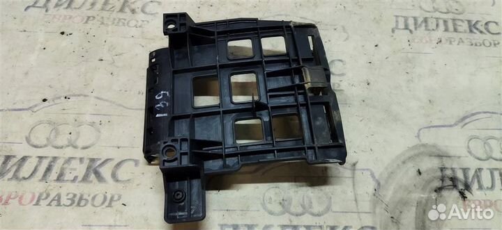 Кронштейн (сопут. товар) VW Passat (B7) 2011-2015