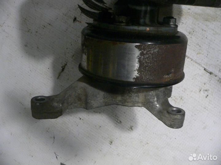 Кронштейн термомуфты toyota Land Cruiser 200 201