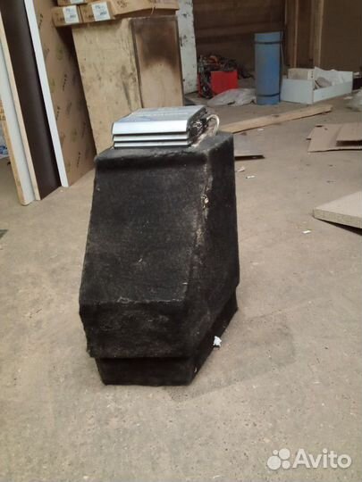 Сабвуфер в крыло приоры универсал