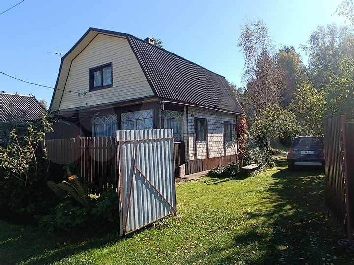 Дом 48 м² на участке 8,6 сот.