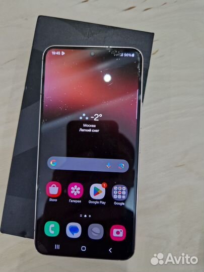 Samsung Galaxy S22, 8/256 ГБ