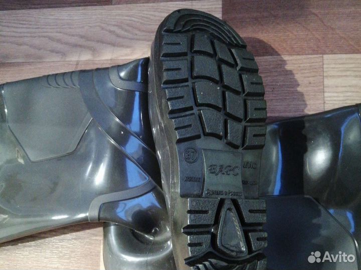 Резиновые сапоги