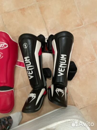 Защита голени для единоборств щитки Venum