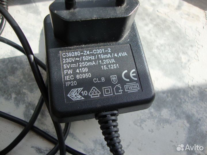 Зарядное устройство адаптер