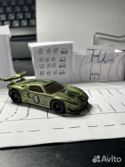 Hot wheels машинка