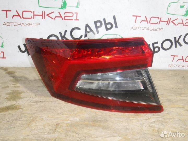 Фонарь левый внешний Skoda Karoq (2017+)