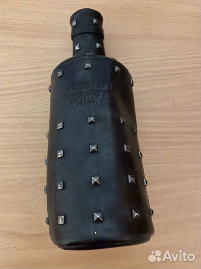 Кожаный футляр от водки 