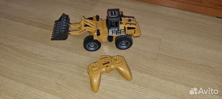 Машинка Погрузчик на пульте радиоуправления