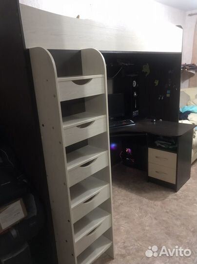 Двухъярусная кровать-чердак в отличном состоянии