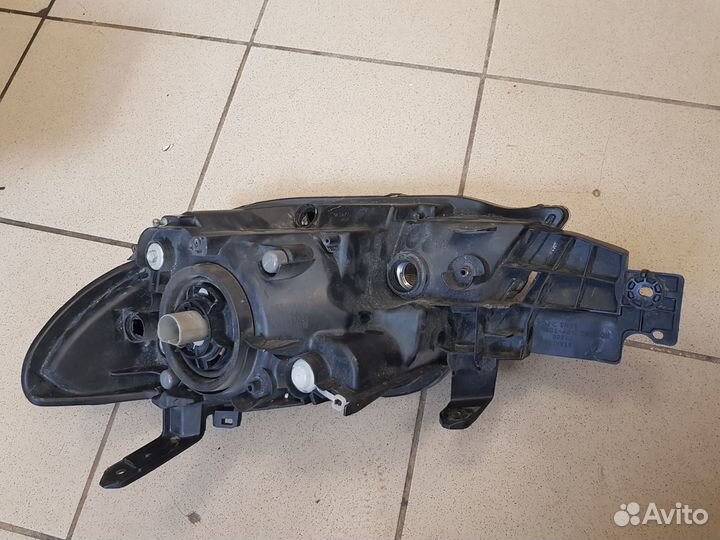 Митцубиси аутлендер фара правая