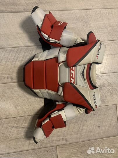 Вратарский нагрудник yth ccm