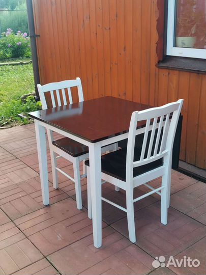 Стол раскладной и 2 стула