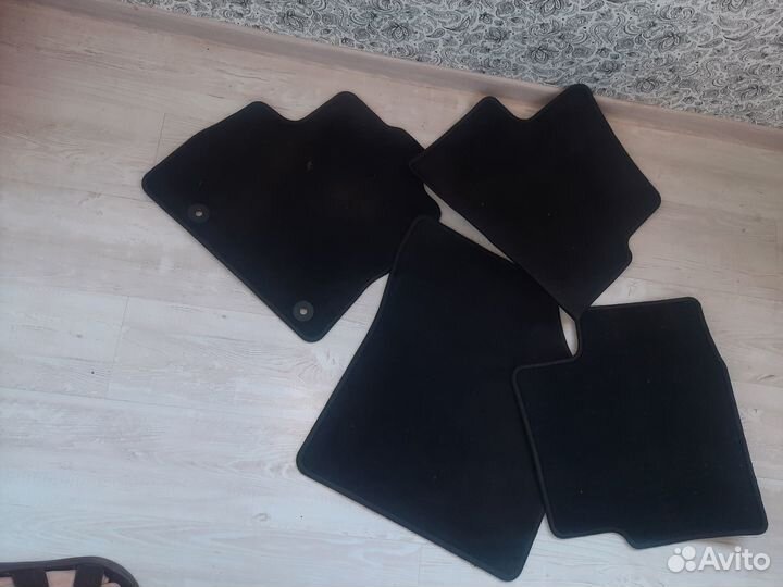 Автомобильные коврики текстильные