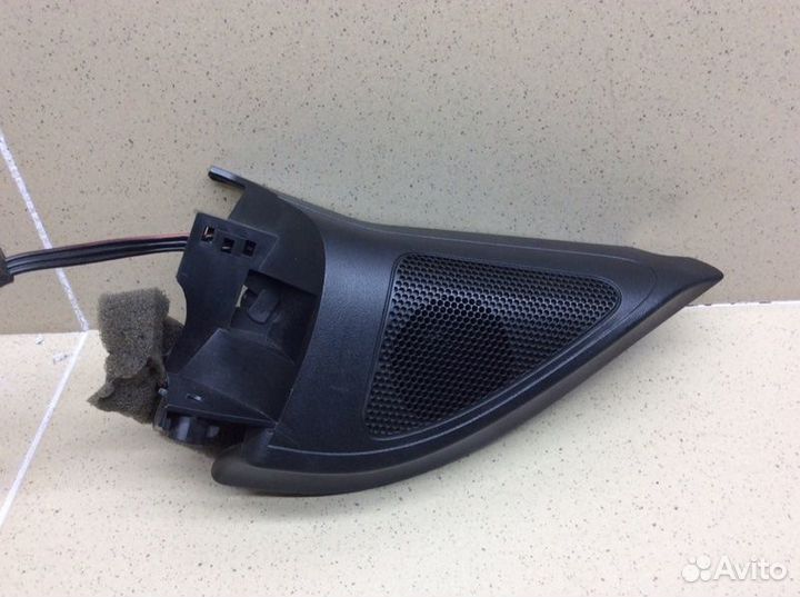 Крышка зеркала внутренняя левая Volkswagen Golf 6