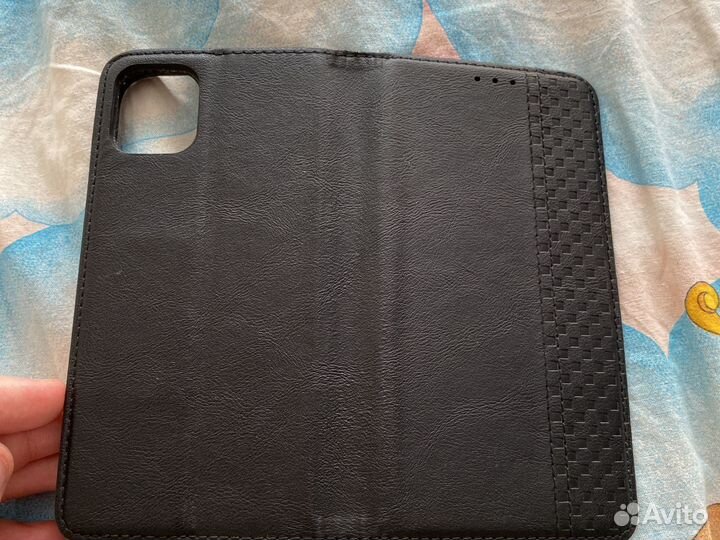 Чехол на iPhone 11 кожаная книжка