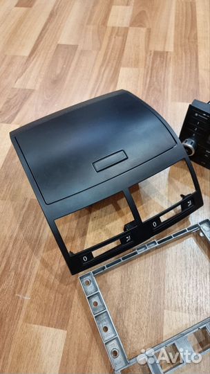 Центральный бардачок Touareg GP