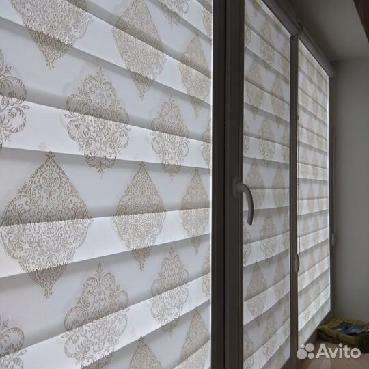 Рулонные шторы, Жалюзи