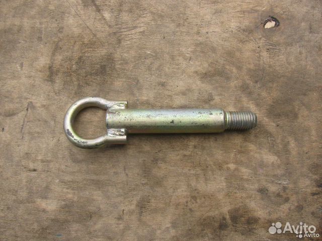 Буксировочный крюк