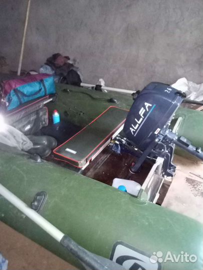 Продам лодку с мотором