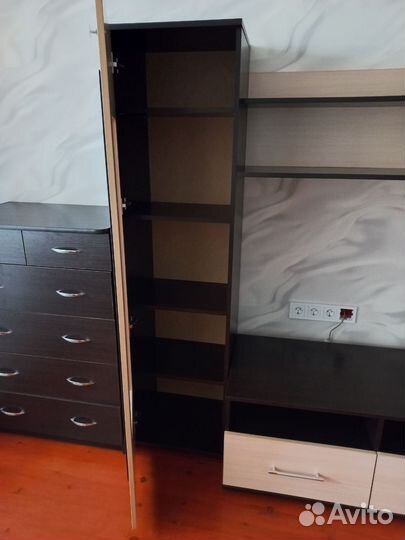 Стенка с комодом