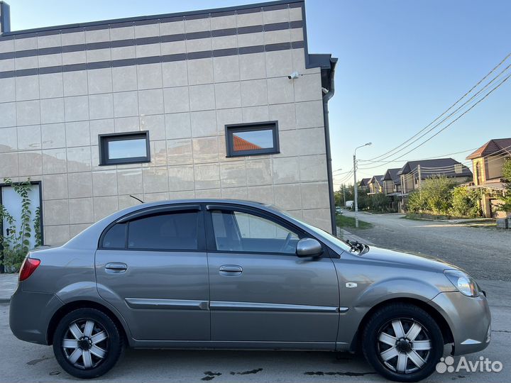 Kia Rio 1.4 AT, 2011, 156 000 км