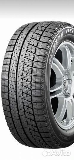 Bridgestone Blizzak VRX 215/55 R17