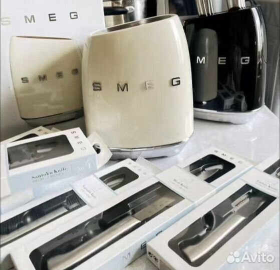 Комплект ножей Smeg из неpжавеющeй cтали Смег