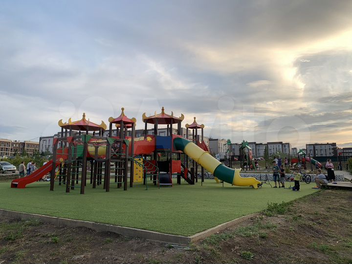 4-к. квартира, 108 м², 1/3 эт.