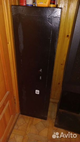 2 разных сейфа