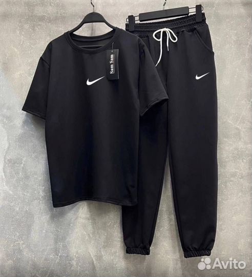 Костюм женский спортивный