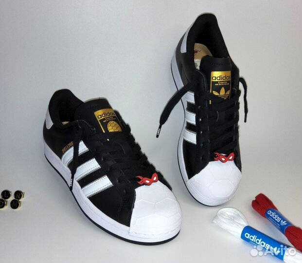 Кроссовки adidas Shelltoe