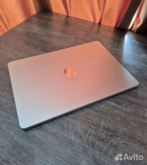 Apple macbook pro 13 2022 m2