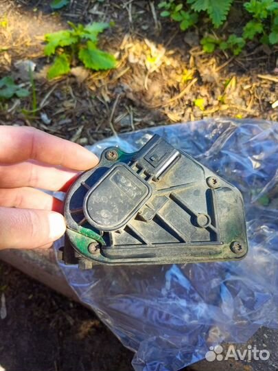 Троселная заслонка