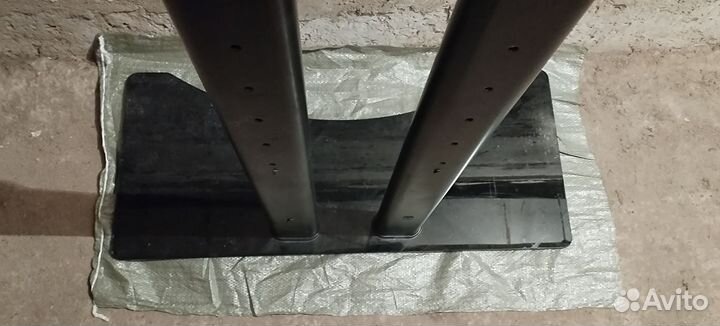 Кронштейн для телевизора напольный